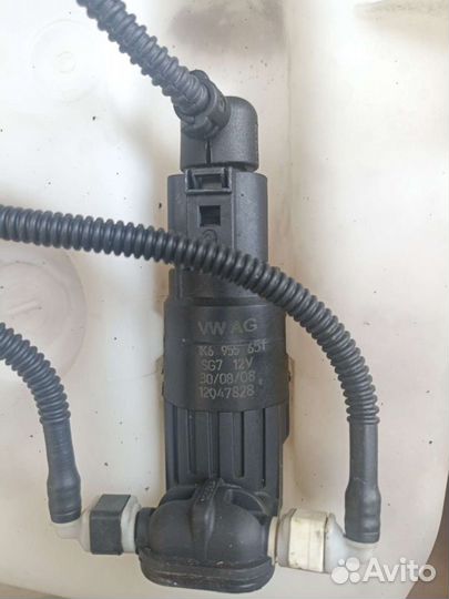 Бочок омывателя лобового стекла VW Jetta 5