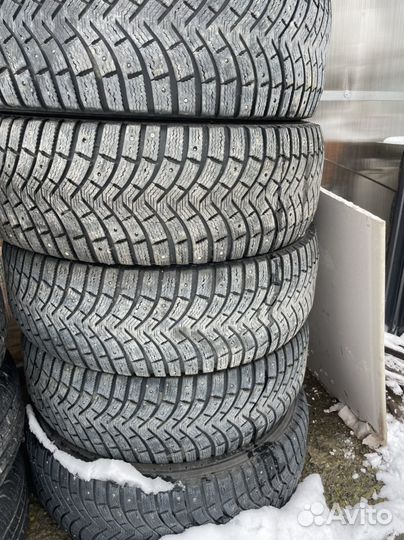 Michelin Latitude X-Ice North 26.5/70 R16