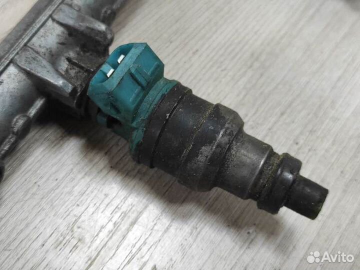 Рейка топливная рампа (в сборе) Mitsubishi Galant