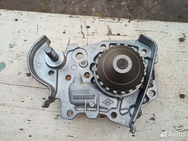 Водяная помпа Renault logan