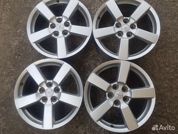 Диски литые Б У R18 5/114,3 оригинальные