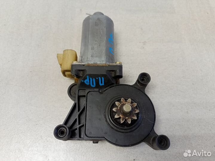 Моторчик переднего правого стеклоподъемника