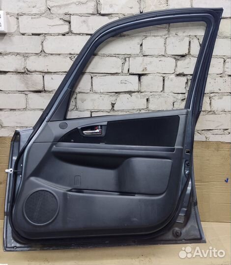 Дверь передняя правая Suzuki sx4