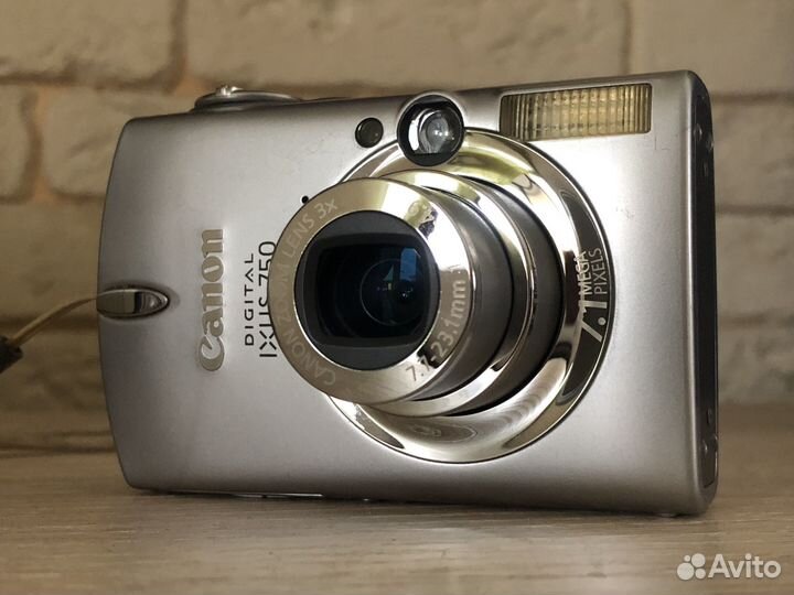 Canon Ixus 750