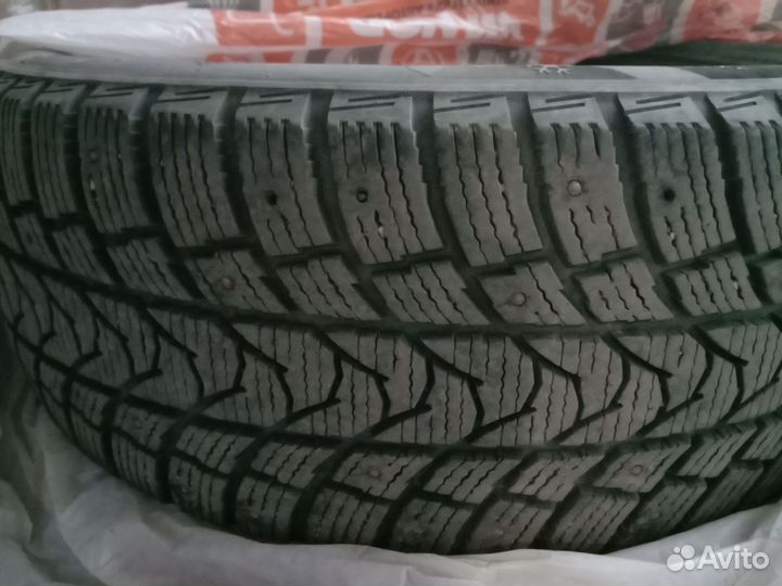 Minerva Eco Stud 215/55 R17