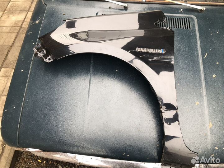 Крыло переднее