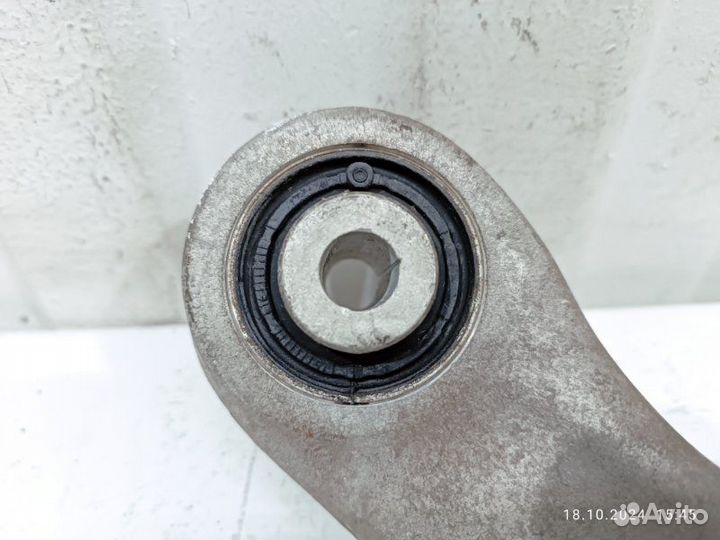 Рычаг поперечный верхний правый Audi A4 B8 1.8 CJE