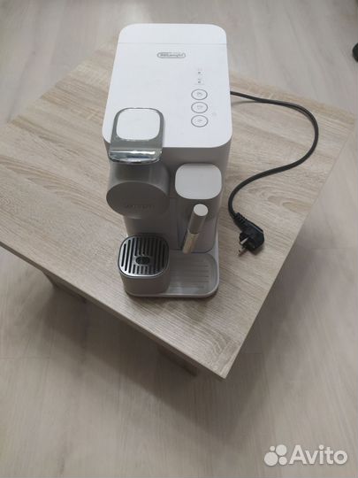 Капсульная кофемашина DeLonghi Lattissima