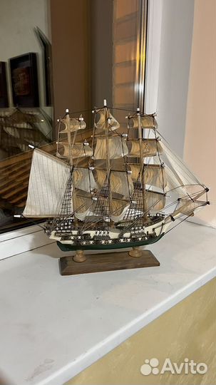 Модель парусника H.M.S. victory 1765