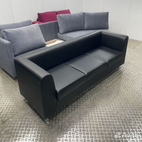 Диван офисный черный