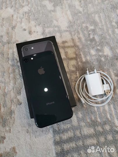 iPhone 8, 64 ГБ