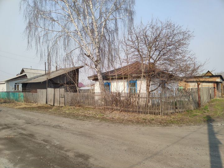 Дом 32,8 м² на участке 7 сот.