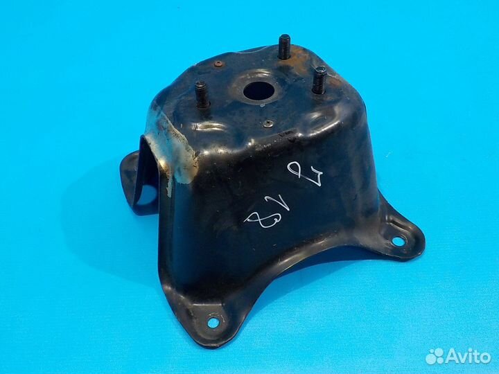 Кронштейн крепления запасного колеса suzuki Grand