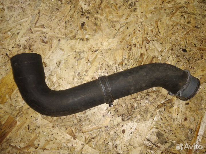 Патрубок системы охлаждения Mercedes Vito W639 2.2