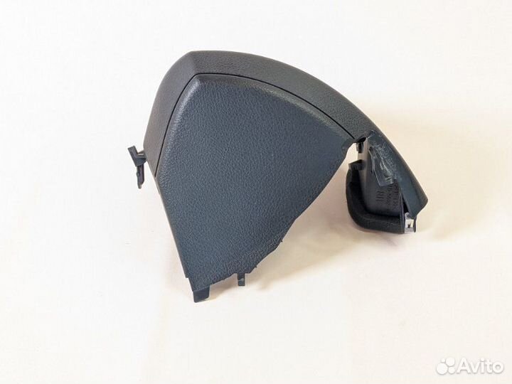 Накладка правая Nissan Serena C26 MR20 2013