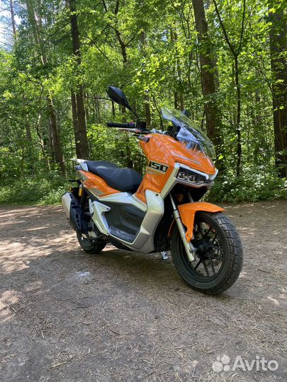 Мотороллер T-MAX 150