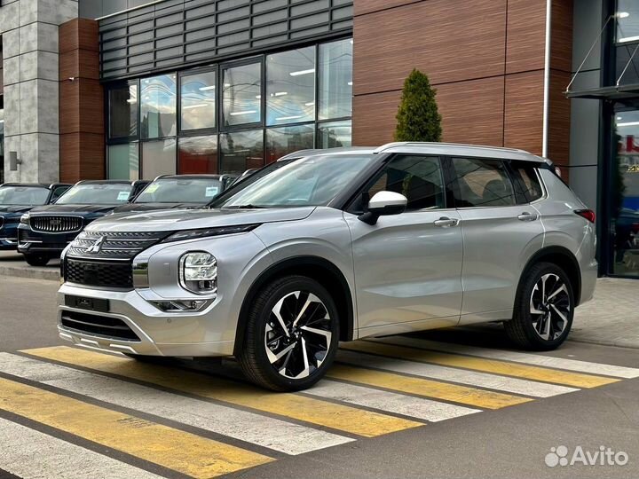 Mitsubishi Outlander, 2023