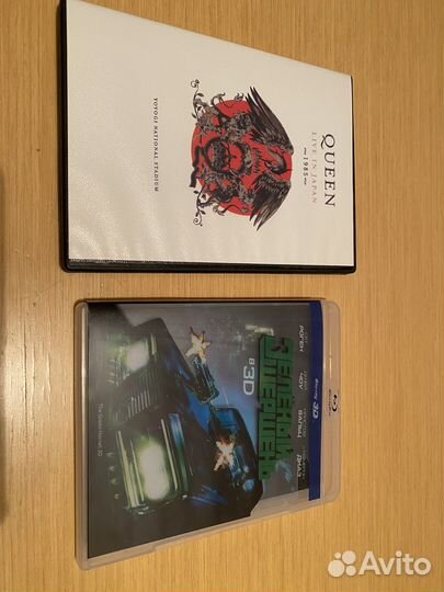 Диски Зелёный шершень и Queen live Japan