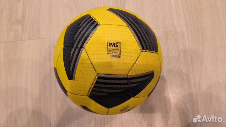 Футбольный мяч adidas tiro league tb