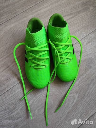 Футбольные бутсы adidas 28