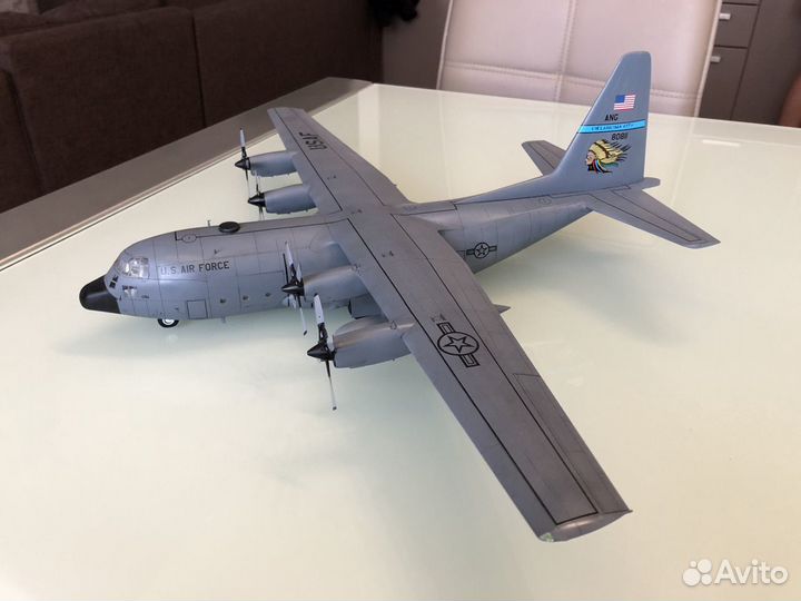 Модель самолета с-130