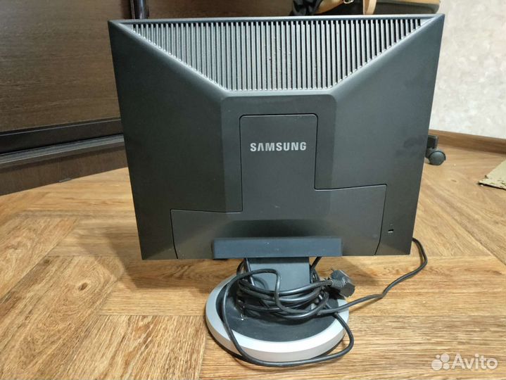 Монитор Samsung syncmaster 940n