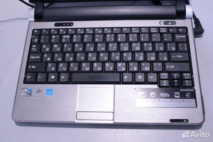 Ноутбук emachines eM250/10.1