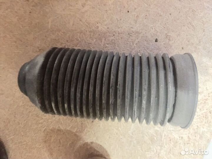 Пыльник рулевой рейки Фольксваген Джета 5