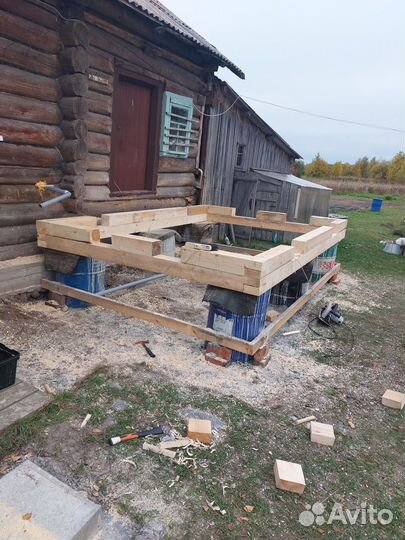 Бригада строителей