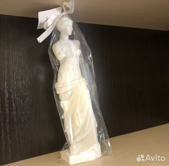 Свеча в форме статуи Венеры Милосская