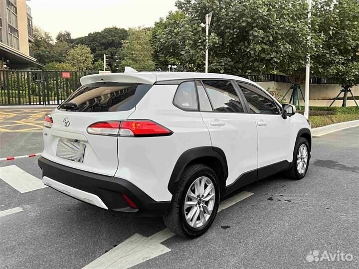 Toyota Corolla Cross 2.0 CVT, 2022, 30 000 км
