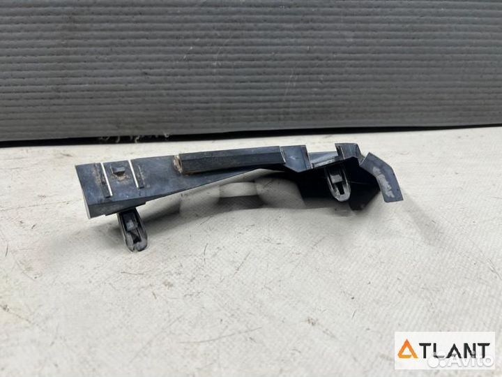 Крепление бампера передняя левая toyota OPA