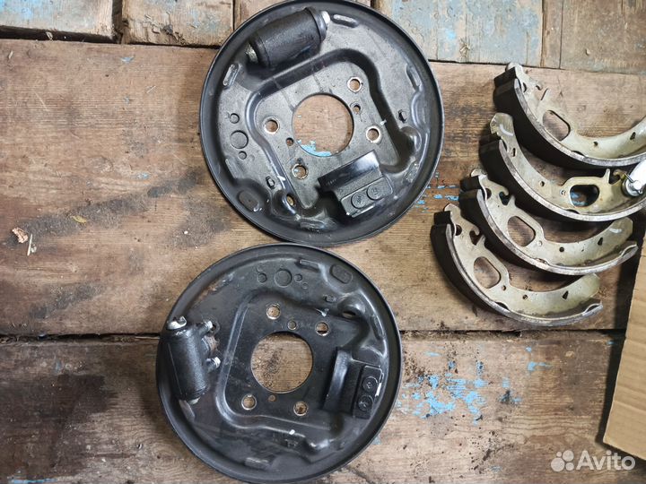 Тормозные барабаны колодки комплект