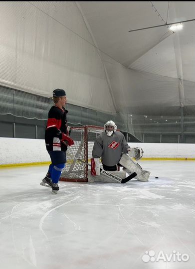 Хоккейный вратарский тренер