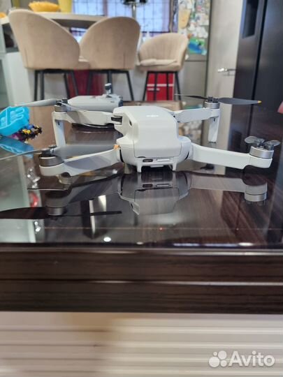 Продам квадрокоптер DJI mini 2