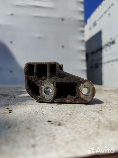 Кронштейн генератора opel omega b