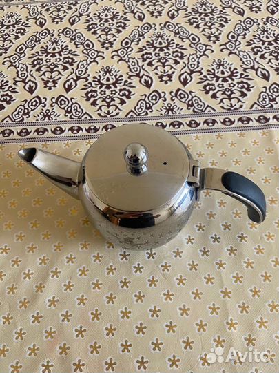 Заварочный чайник с ситом