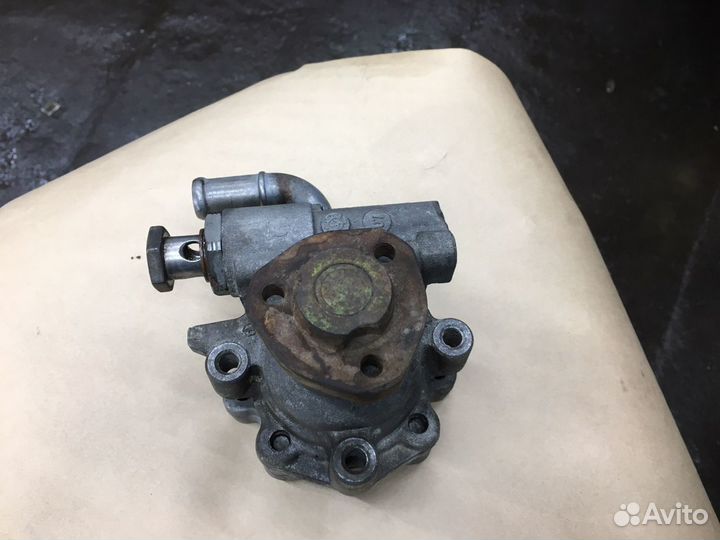 Насос гур isuzu Axiom