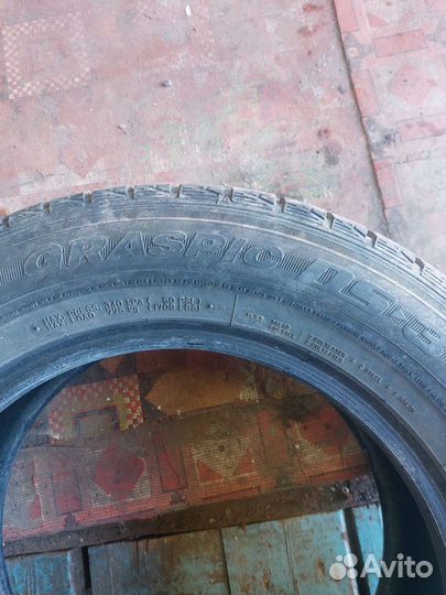 Dunlop Graspic DS3 215/60 R16