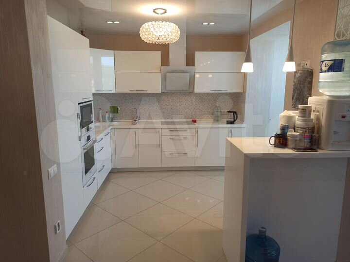 4-к. квартира, 135,5 м², 2/3 эт.