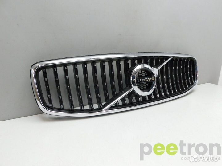 Б/У Б/У Решетка радиатора б/у Отремонтирован