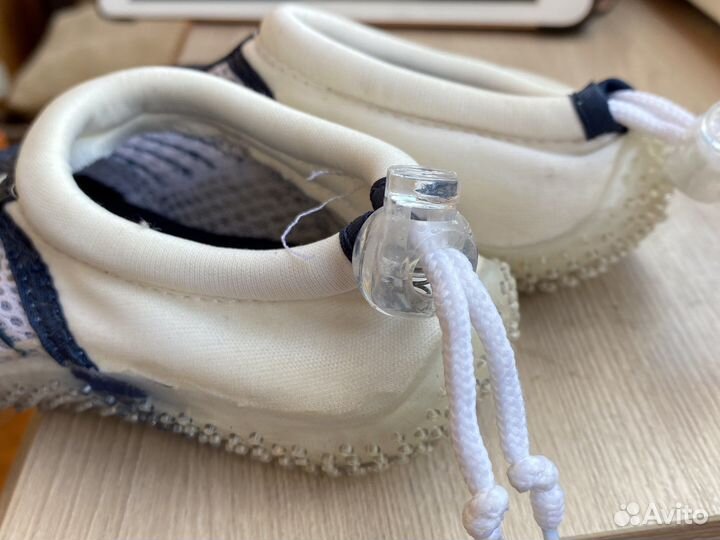 Тапочки детские для купания в море