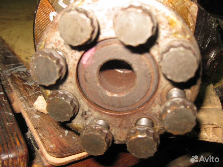 Болт маховика Nissan Primera P10 (1990–1996)