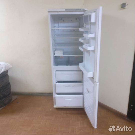 Холодильник Атлант MXM-162(нерабочий)