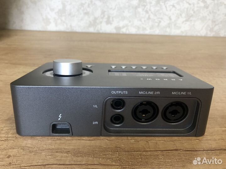 Аудиоинтерфейс Universal audio arrow