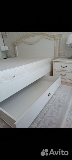 Спальный гарнитур классика