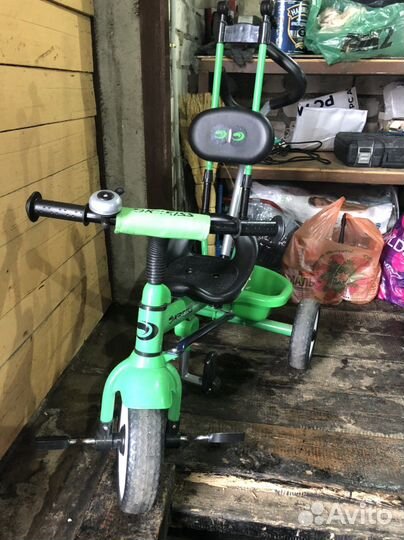 Детский велосипед с родительской ручкой