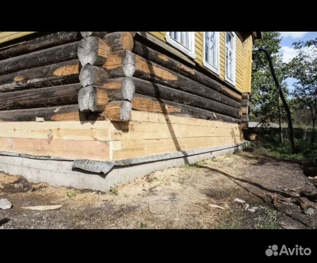 Строительная бригада плотники