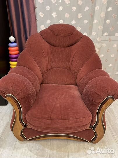 Диваны и кресло