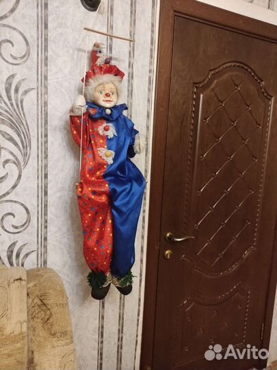 Кукла фарфоровая клоун